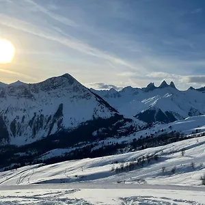 le-corbier-residence-les-pistes.hotels-rhonealpes.com/
