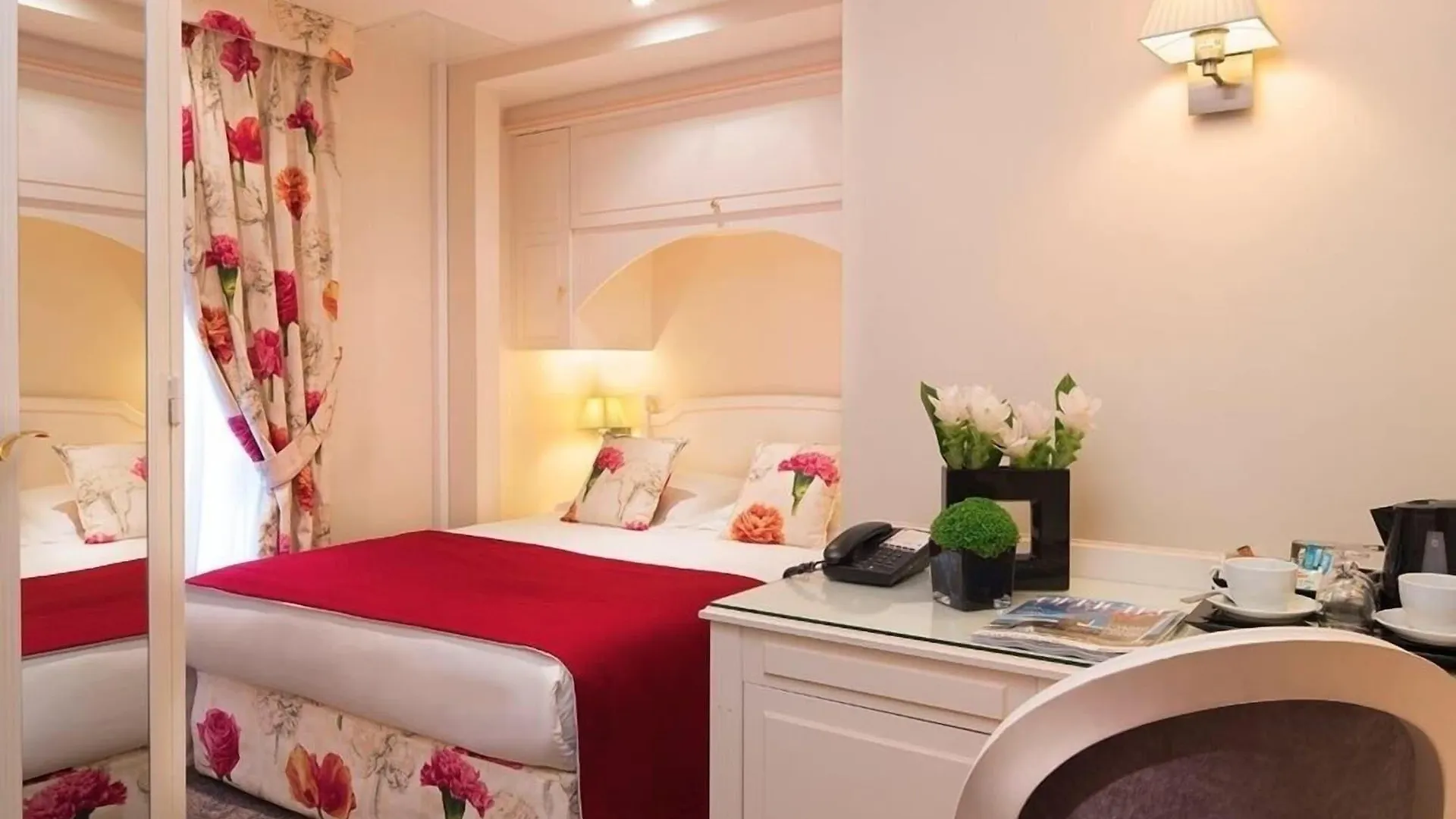 Hotel Queen Mary Opera Paris