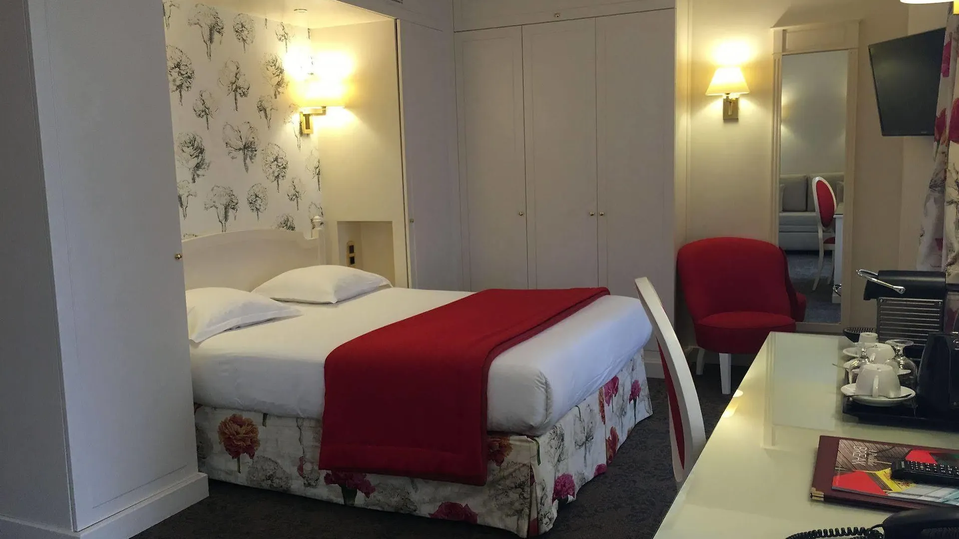 Queen Mary Opera Paris Hotel