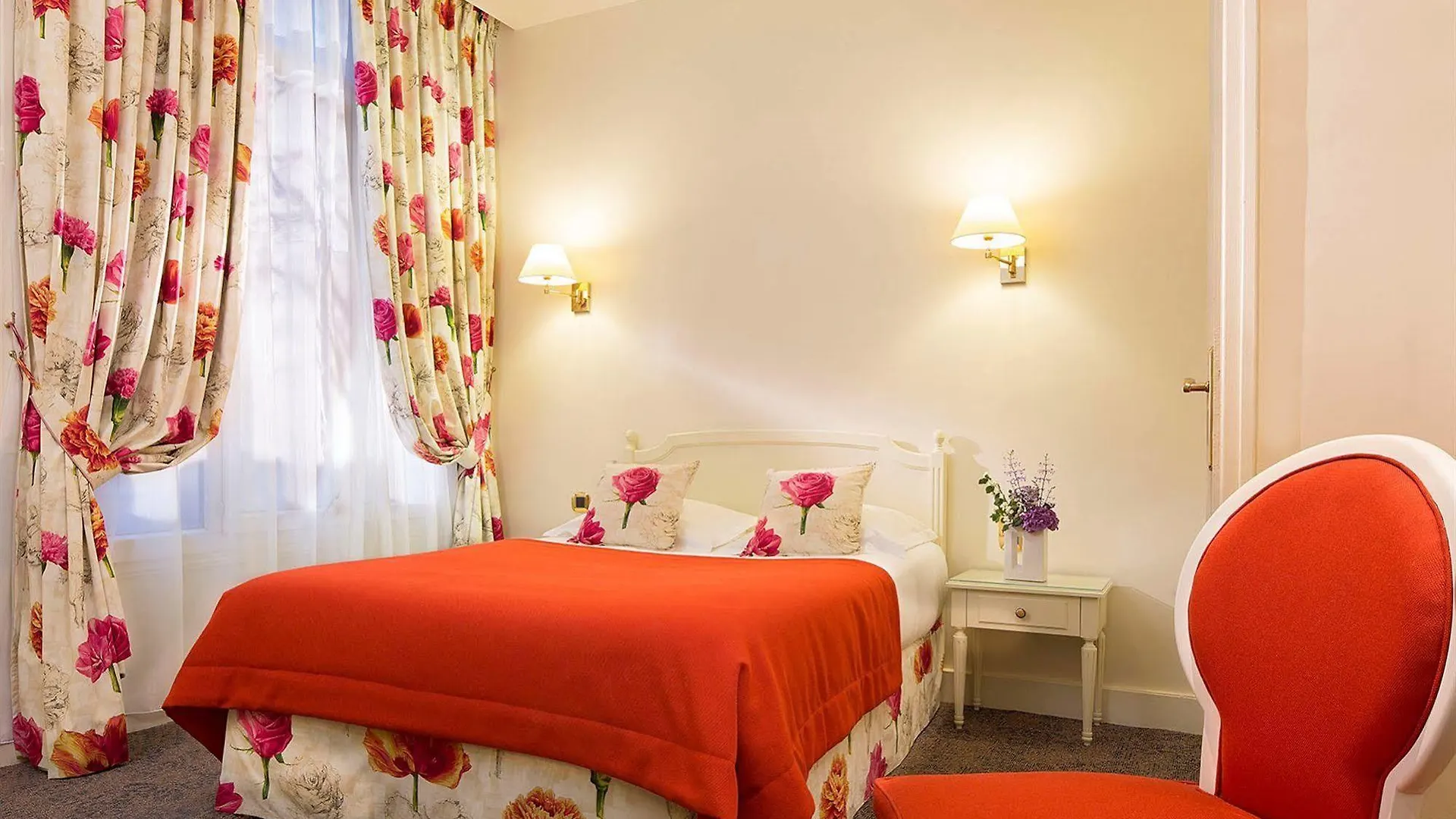 Queen Mary Opera Paris Hotel