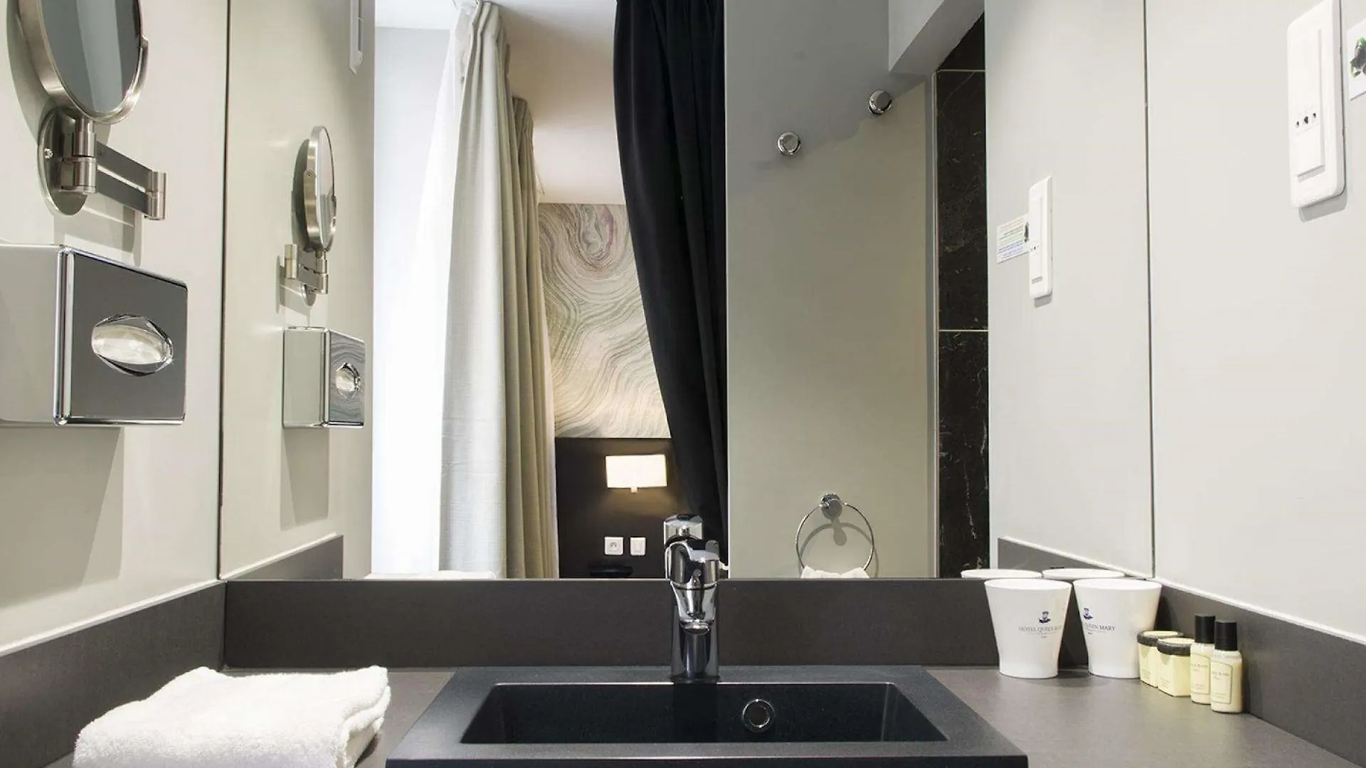 **** Hotel Queen Mary Opera Paris France