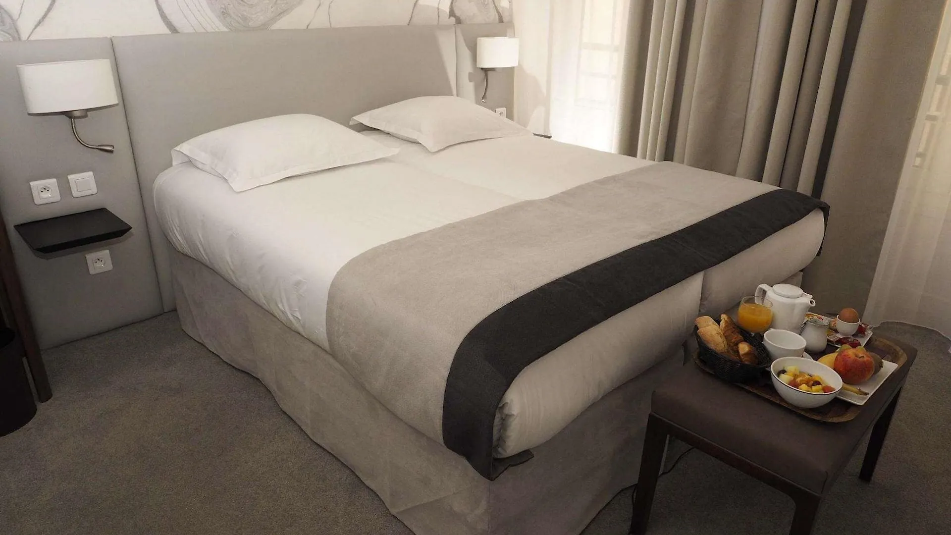 **** Hotel Queen Mary Opera Paris France
