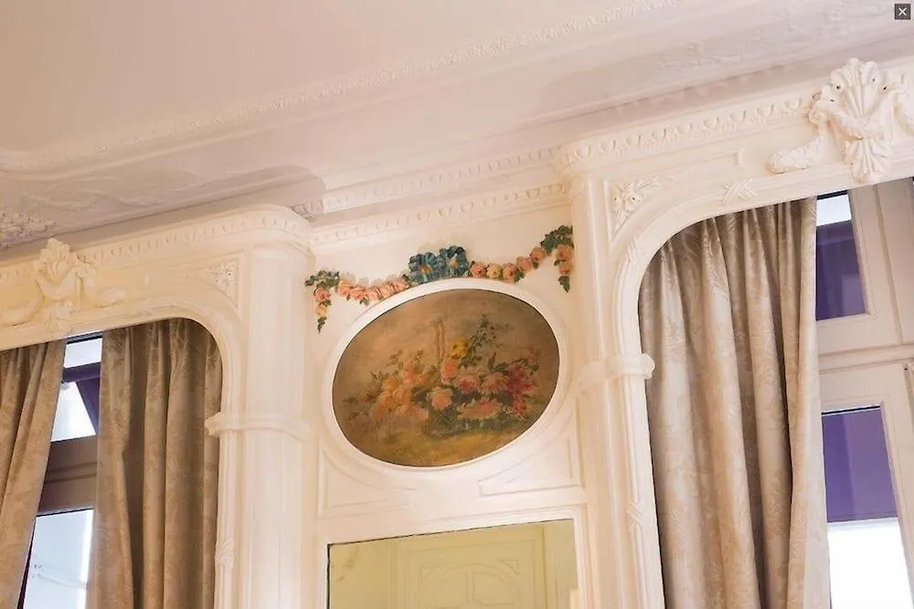 Queen Mary Opera Paris Hotel
