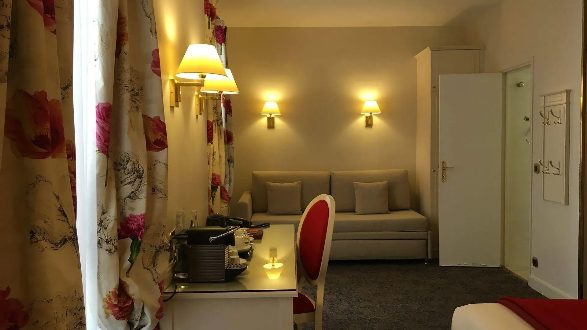 Hotel Queen Mary Opera Paris
