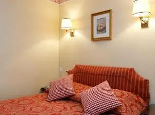 **** Hotel Queen Mary Opera Paris France